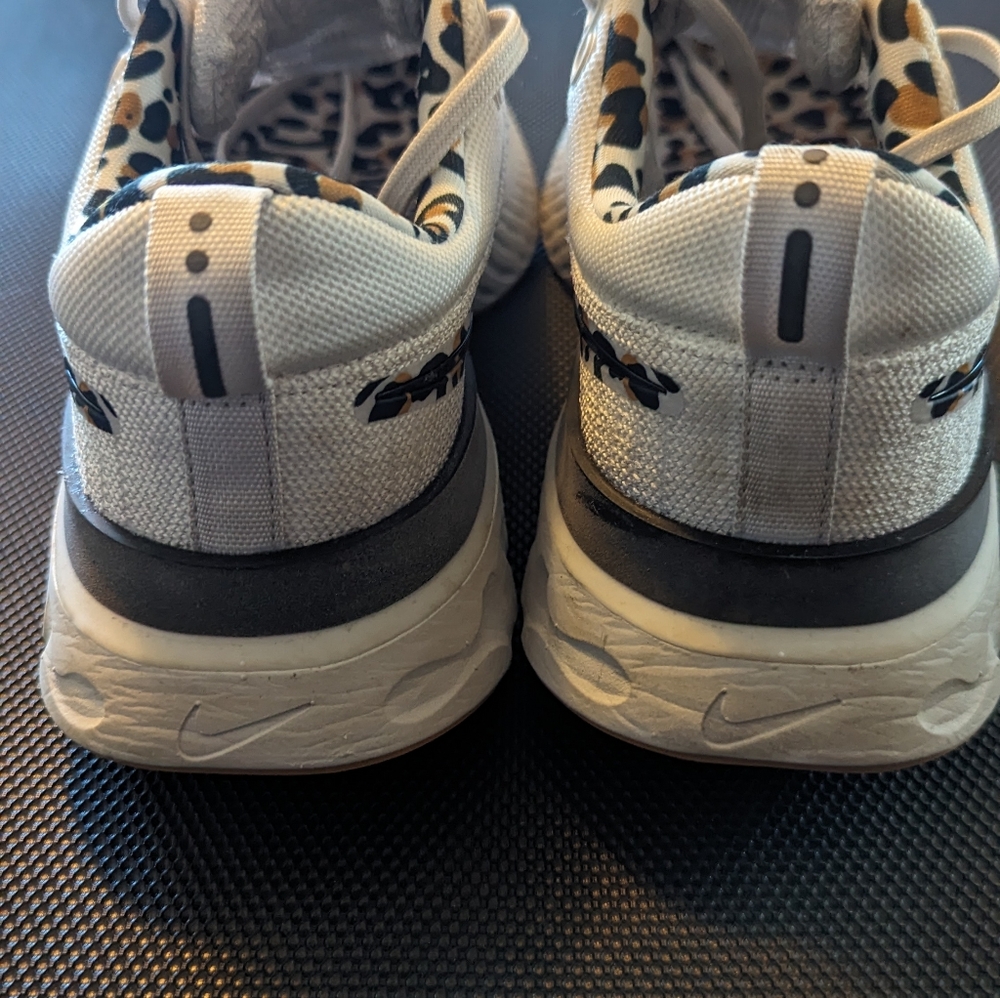 Nike Women's React Infinity Run Flyknit 2 - Picture 3 of 8